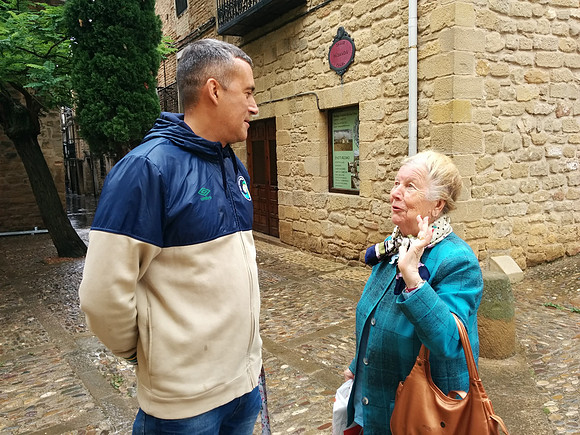 La Guardia - Iñigo and a local